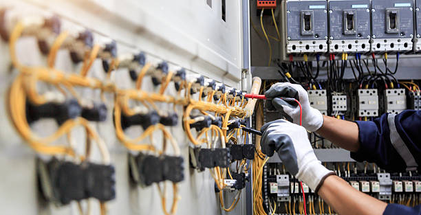 Professional Electrician technician working in Cricket, NC